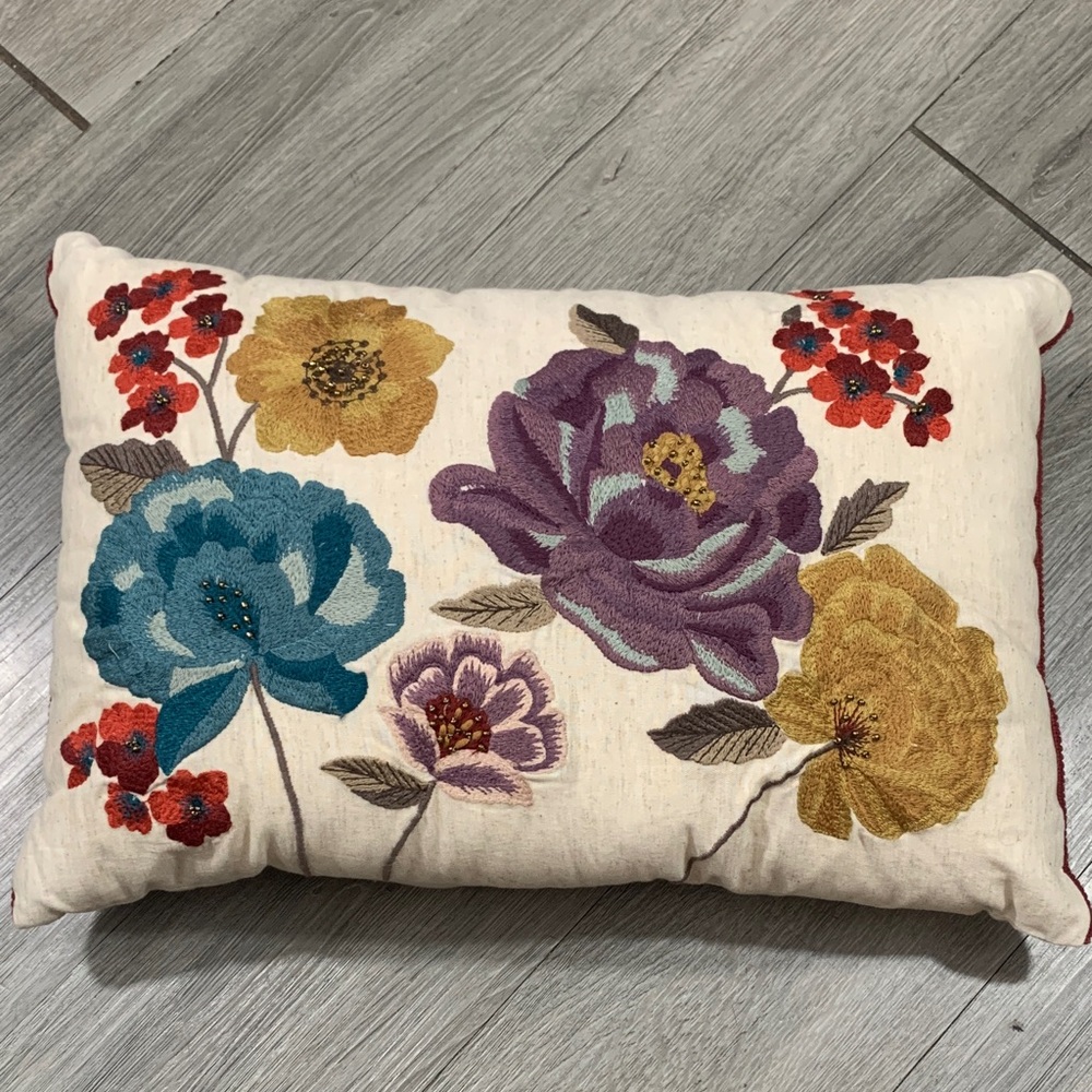 Pier 1 Floral Embroidered Beaded Detail NEW Zipper Opening Decorator Pillow